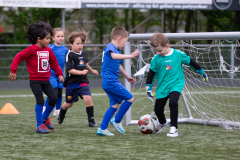 Schoolvoetbal-groep-1-2-64-van-193